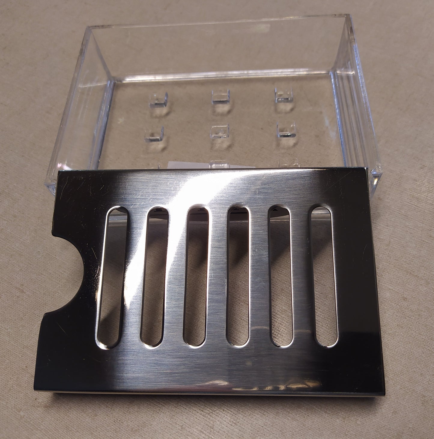 jabonera metacrilato e inox. 12x9x3,2 cm